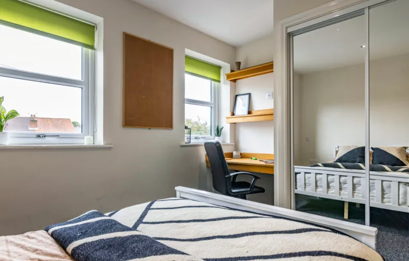 Lord Tennyson // 3 Bed & 3 Bath // Ensuites // AUG 2026 - Image 4